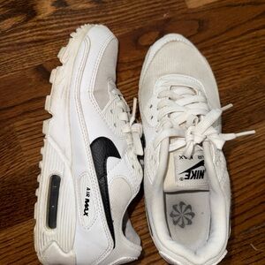 Nike White and Black Sneakers